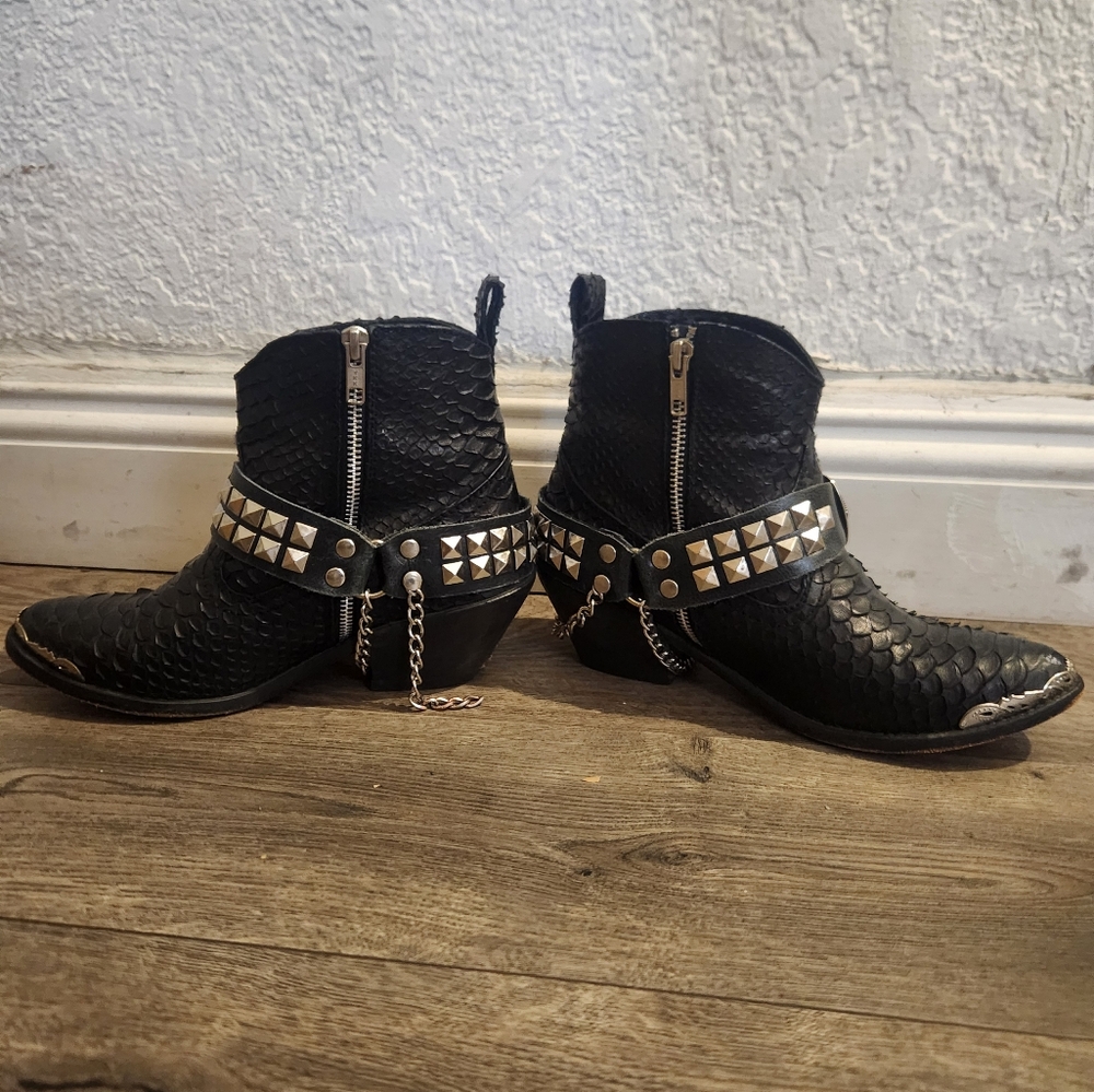 SOLD - Picture 7 of 13